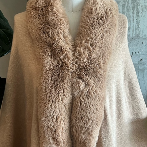Adrienne Vittadini Soft Tan Teddy Jacket - Picture 4 of 7